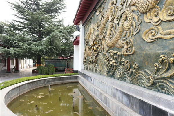 郑州青龙岗纪念园景观