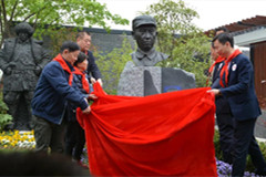 高敬亭将军纪念像在河南福寿园落成