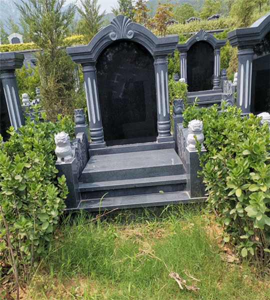 乾坤园艺术墓碑