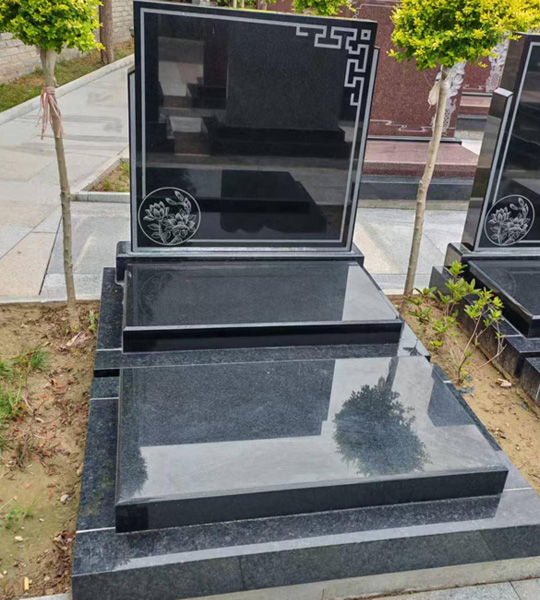 一拖一多穴立碑