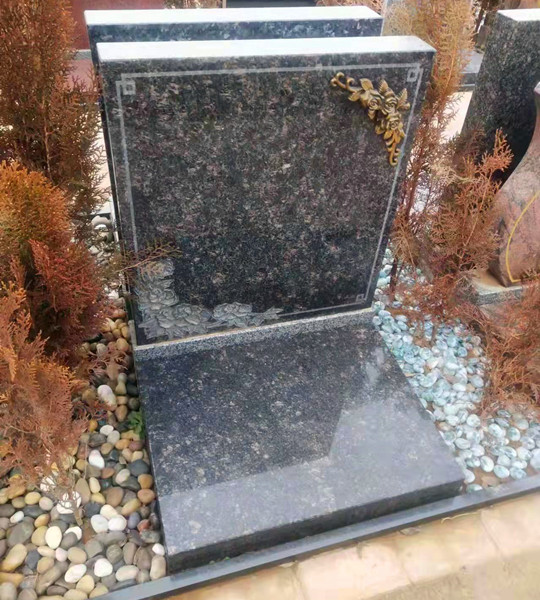 青龙园艺术立碑七