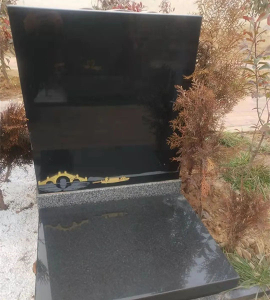 青龙园艺术立碑一