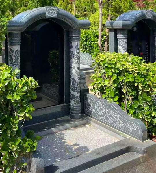 莲花苑艺术墓碑三