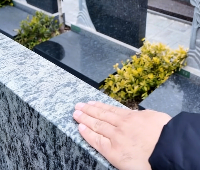 北邙陵园墓碑石材厚实